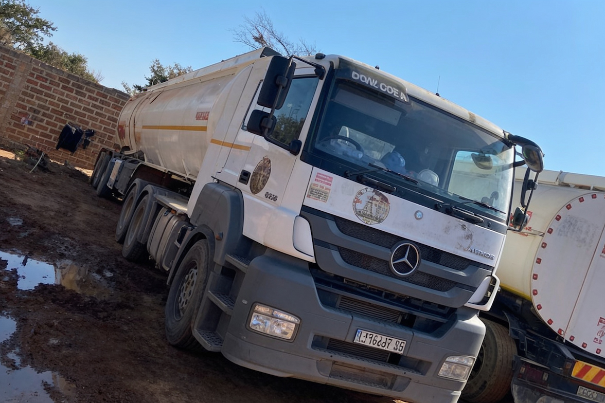 Mercedes Actros tanker